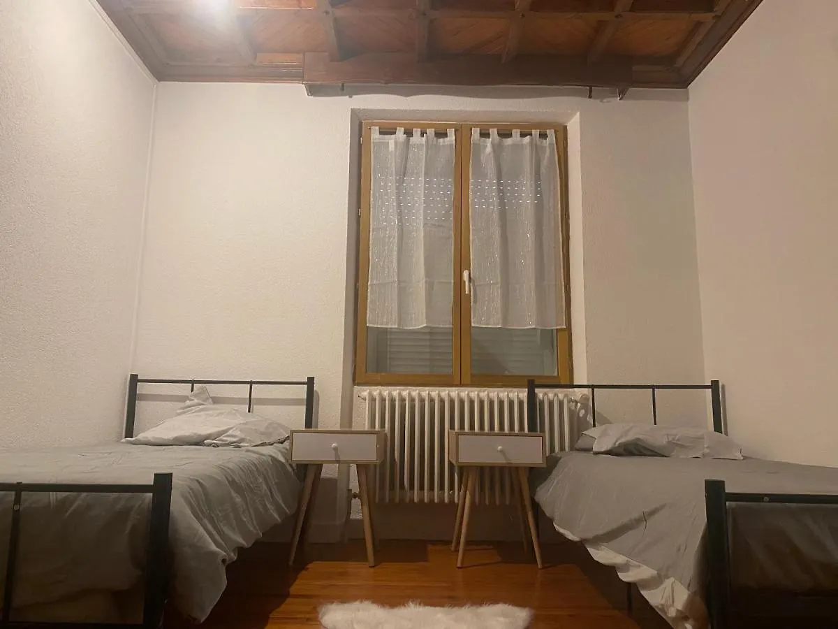 Maison 5 Chambres 2 Salons Saint-Pierre-en-Faucigny 0*,  France